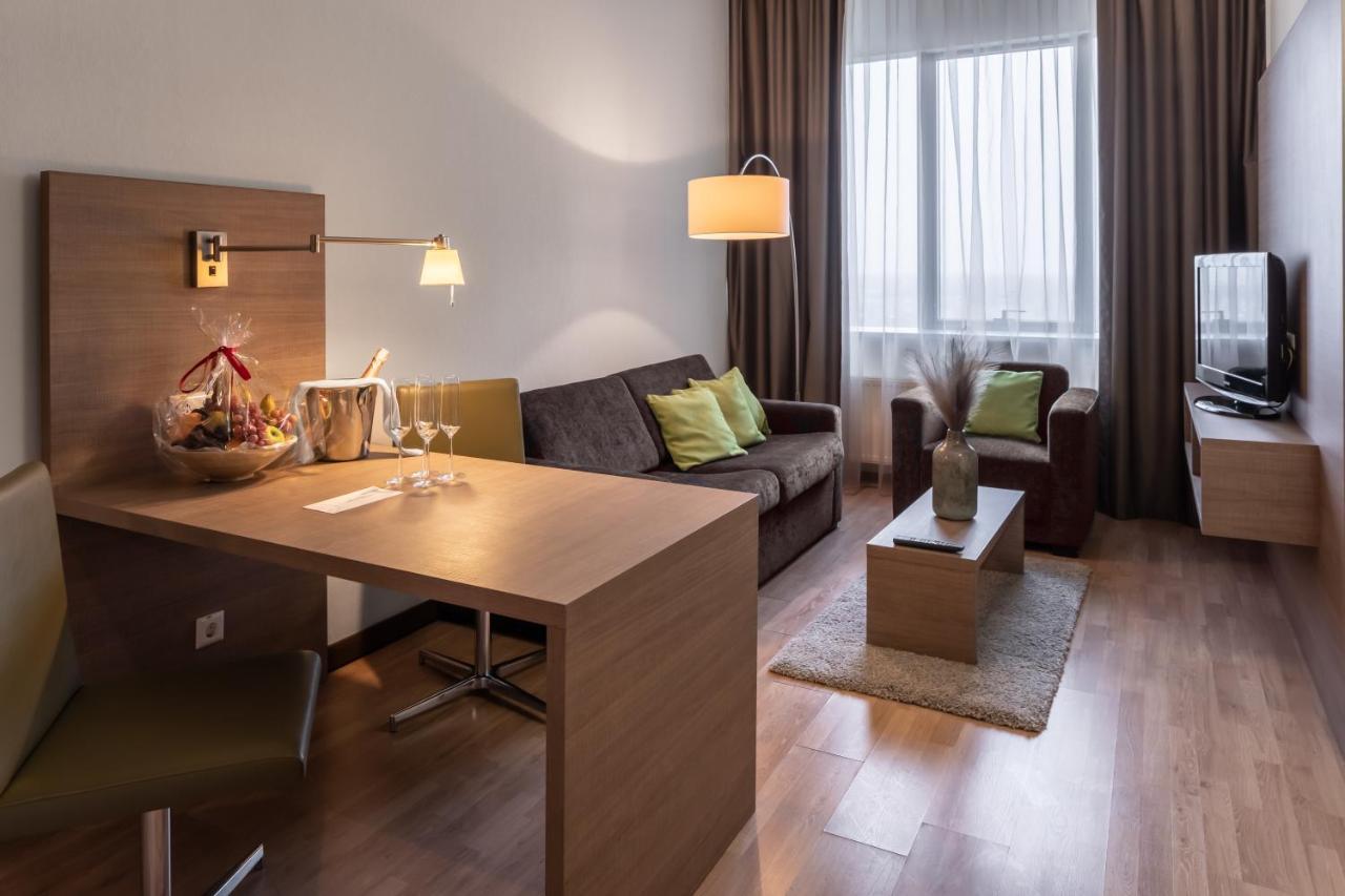 Ramada Encore Киев Екстериор снимка