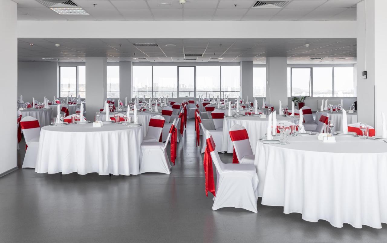 Ramada Encore Киев Екстериор снимка