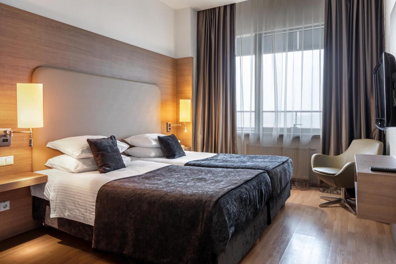 Ramada Encore Киев Екстериор снимка