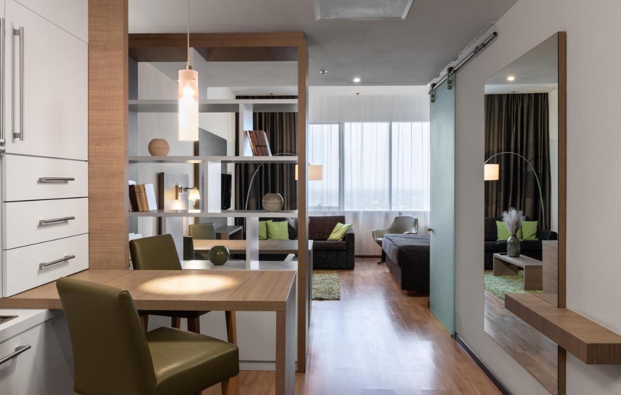 Ramada Encore Киев Екстериор снимка