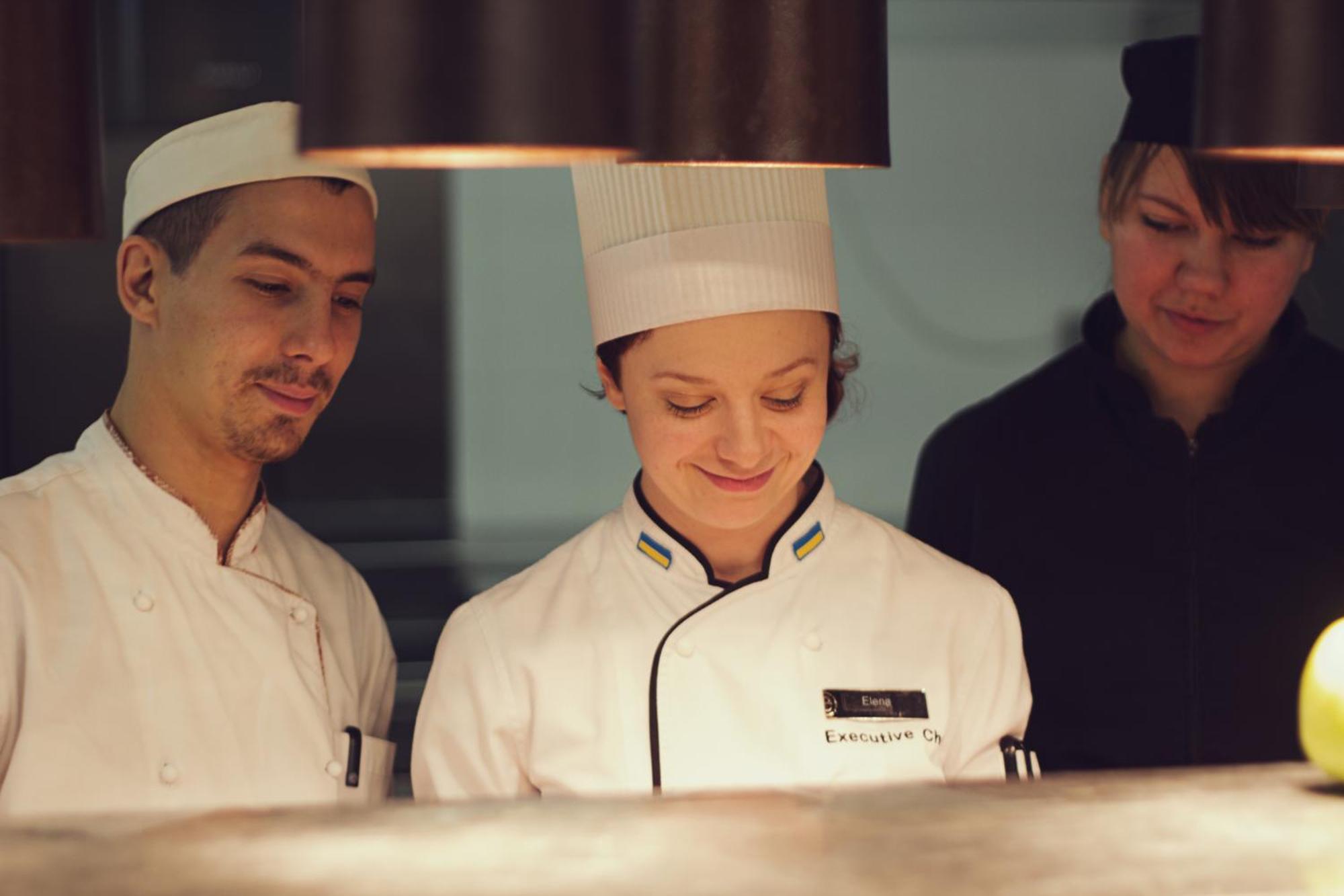 Ramada Encore Киев Екстериор снимка