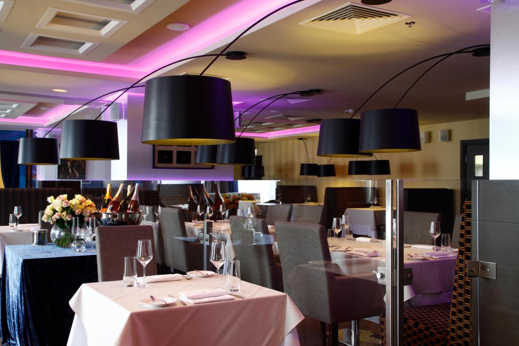 Ramada Encore Киев Екстериор снимка