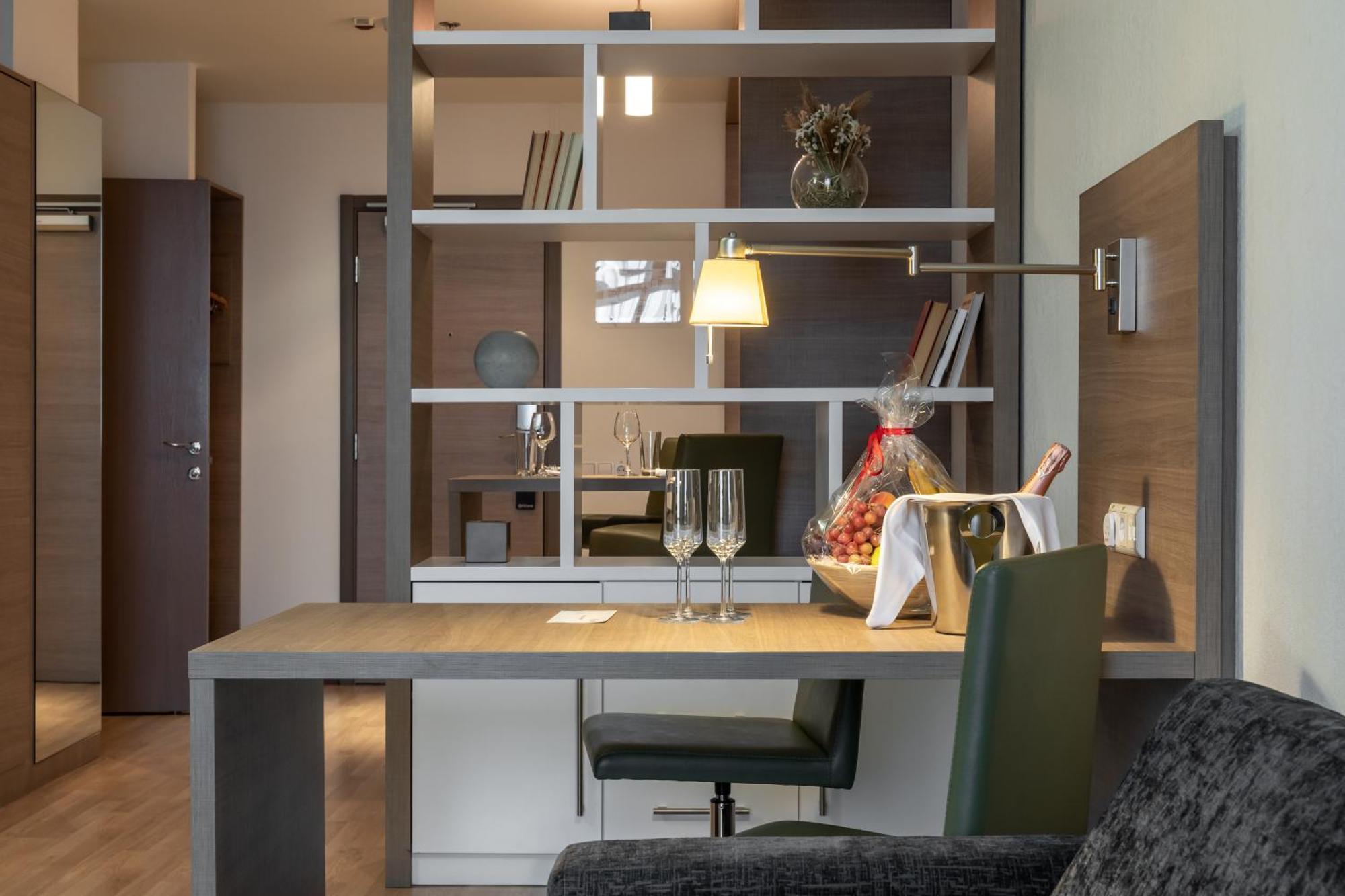 Ramada Encore Киев Стая снимка