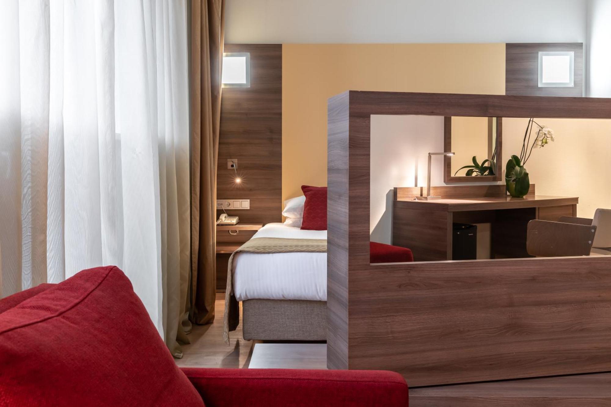 Ramada Encore Киев Стая снимка