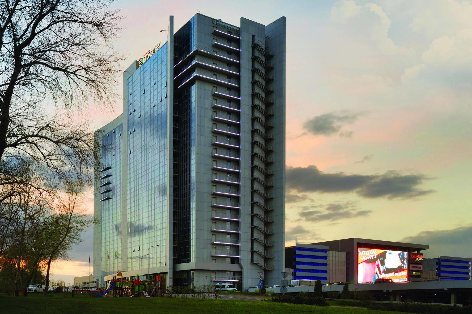 Ramada Encore Киев Екстериор снимка